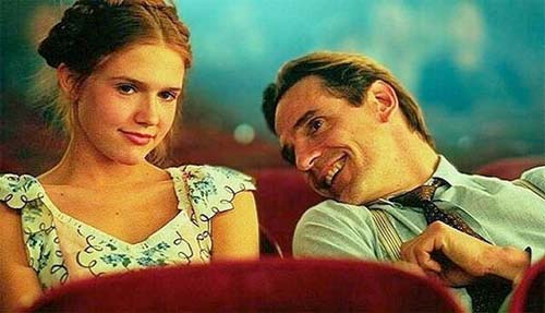 Fotograma de la película Lolita. Dominique Swain y Jeremy Irons